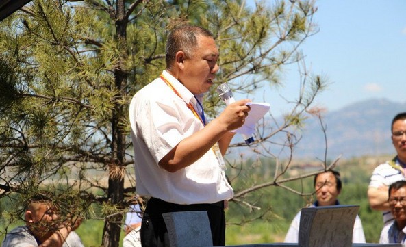 中华贾氏宗亲网顾问    贾清栋